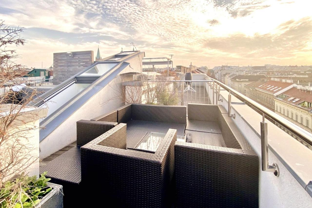 Spacious Penthouse In Favoriten Appartement